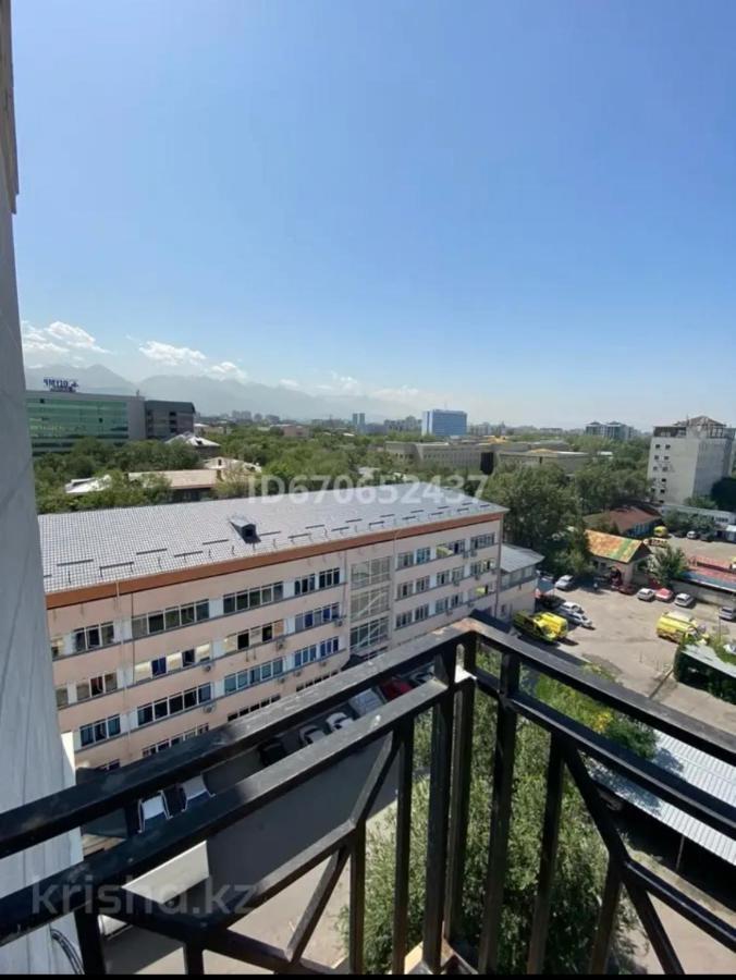 Студия В Центре Города, В «Золотом Квадрате» Almaty Ngoại thất bức ảnh