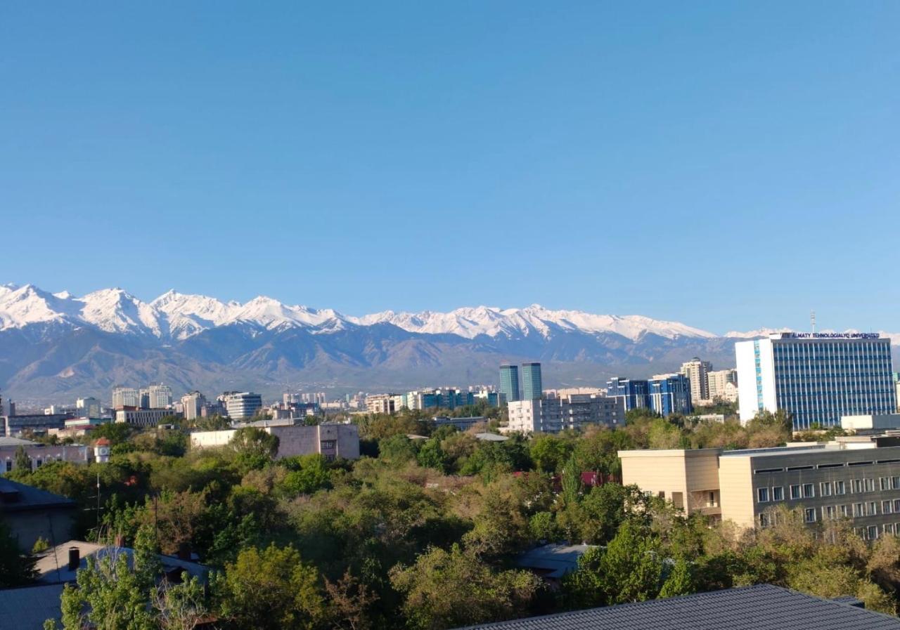 Студия В Центре Города, В «Золотом Квадрате» Almaty Ngoại thất bức ảnh