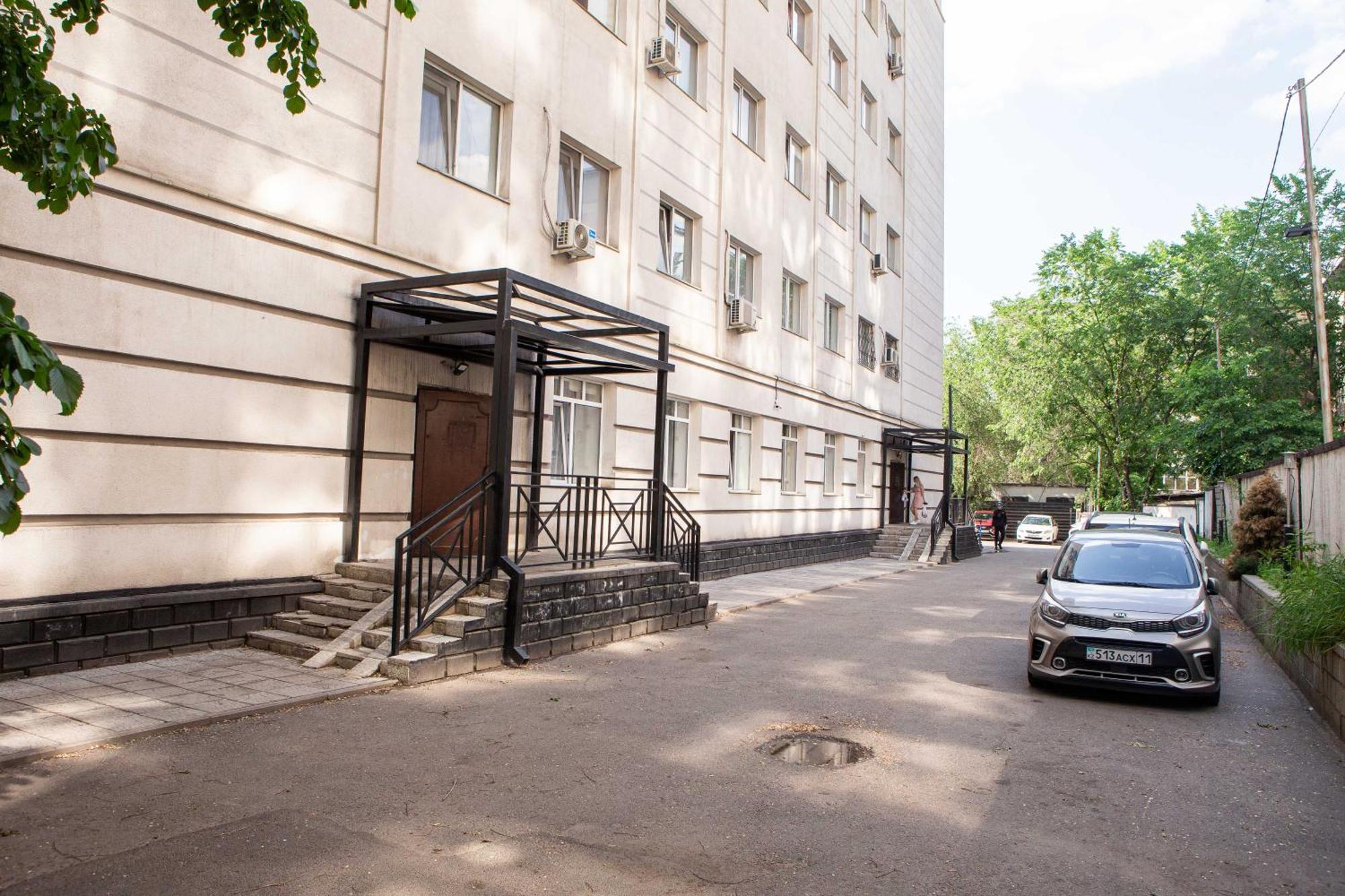 Студия В Центре Города, В «Золотом Квадрате» Almaty Ngoại thất bức ảnh